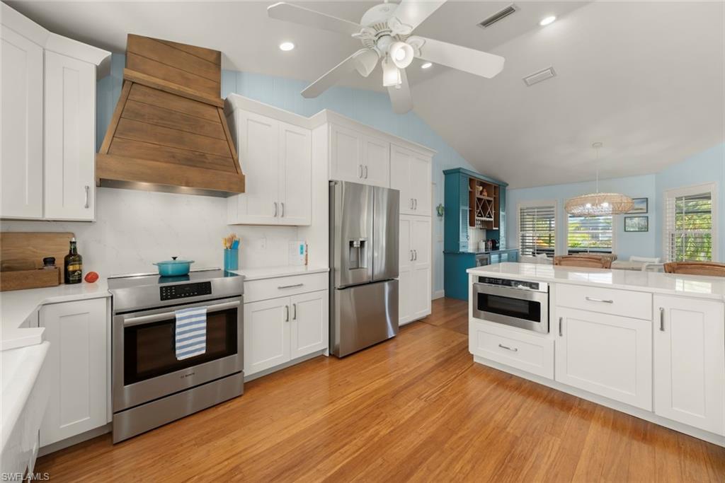 CHARLOTTE SHORES - Residential