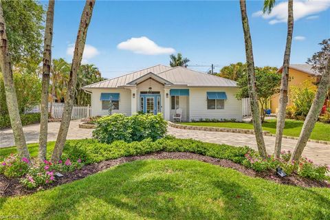 Photo of 740 5th AVE N, NAPLES, FL 34102 (MLS # 226014803)