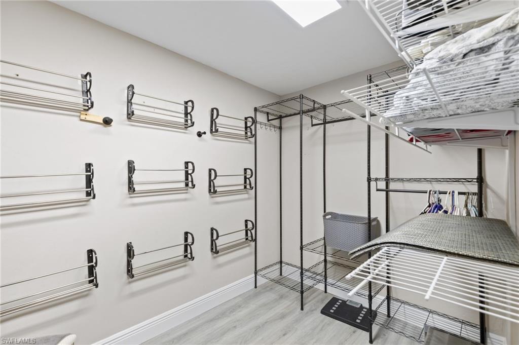 YACHTSMANS COVE - Residential