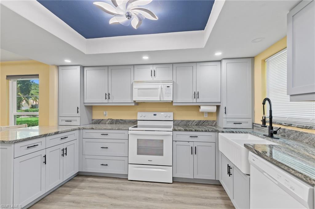 YACHTSMANS COVE - Residential