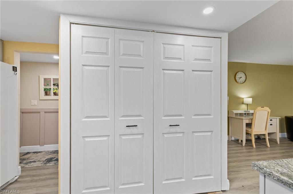 YACHTSMANS COVE - Residential