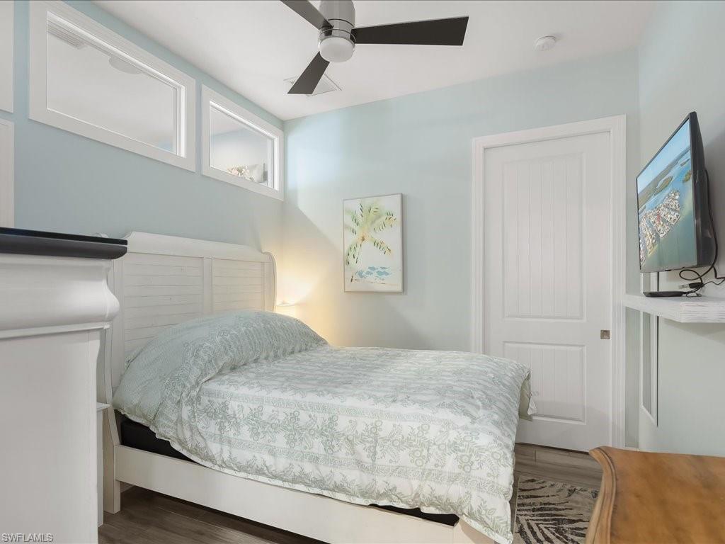 ISLAND HARBORS - Residential