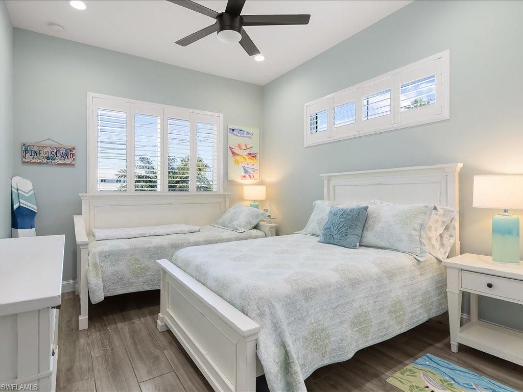 ISLAND HARBORS - Residential