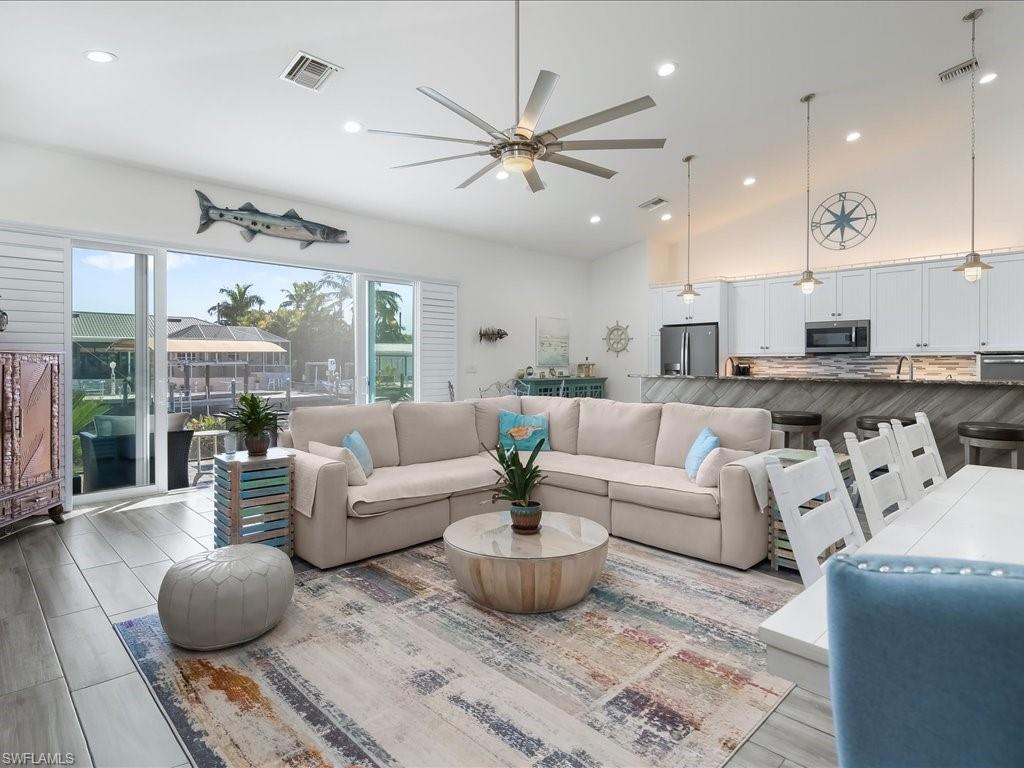 ISLAND HARBORS - Residential