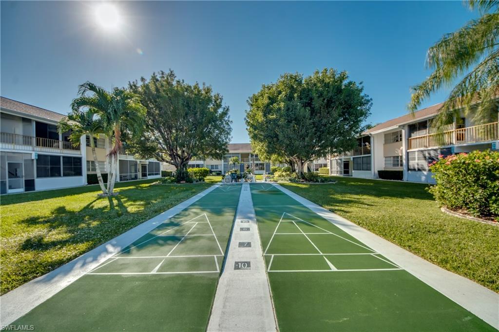 COUNTRY CLUB ESTATES - Residential