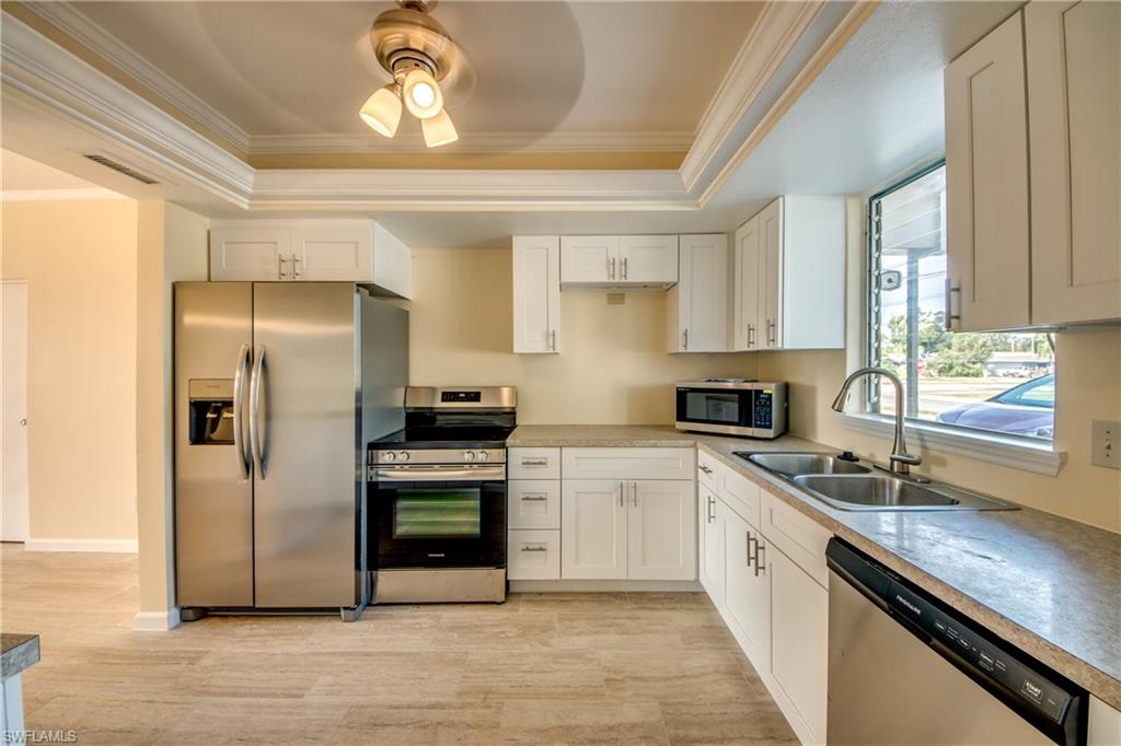 COUNTRY CLUB ESTATES - Residential