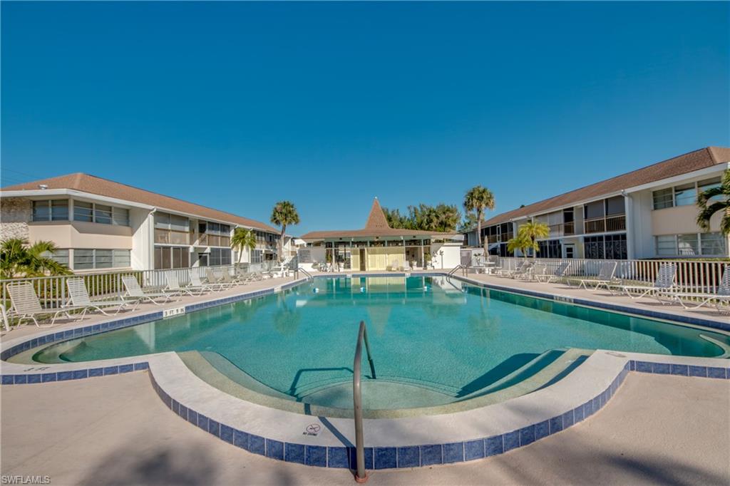 COUNTRY CLUB ESTATES - Residential