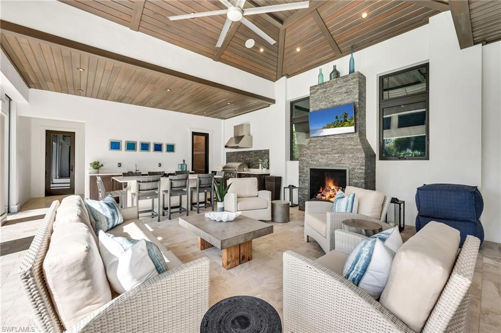 MOORINGS - Residential