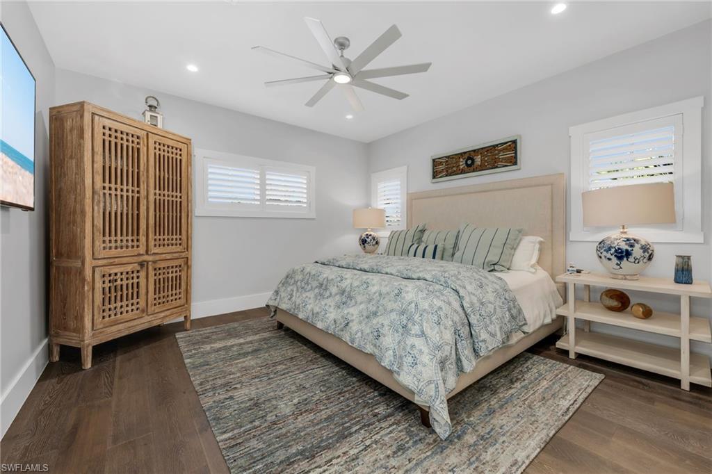 MOORINGS - Residential