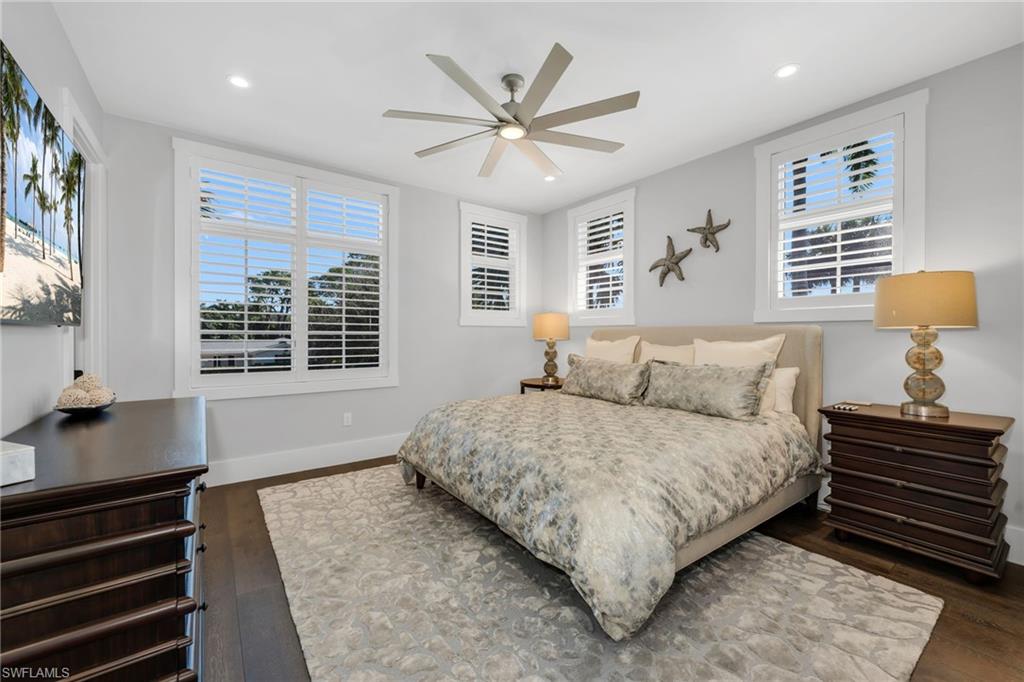 MOORINGS - Residential