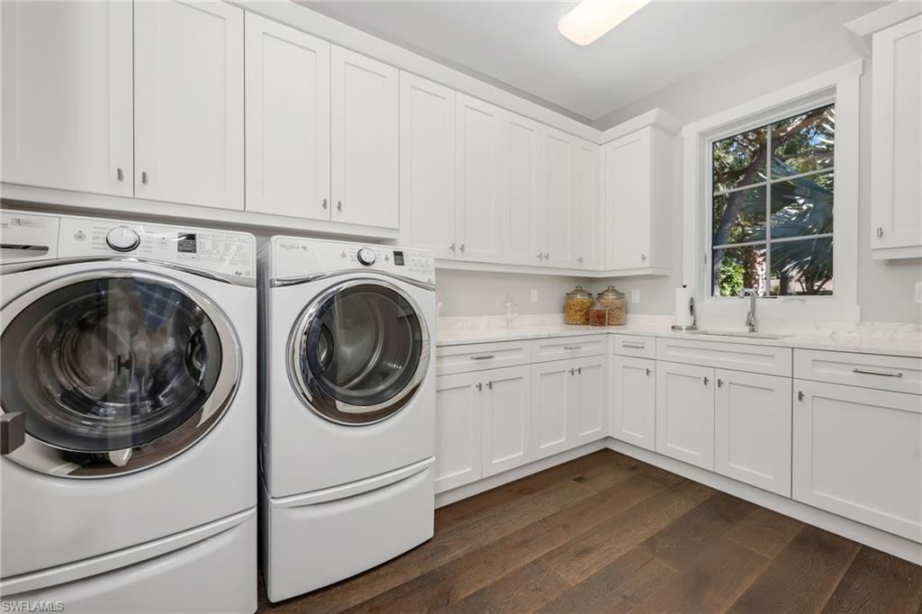 MOORINGS - Residential