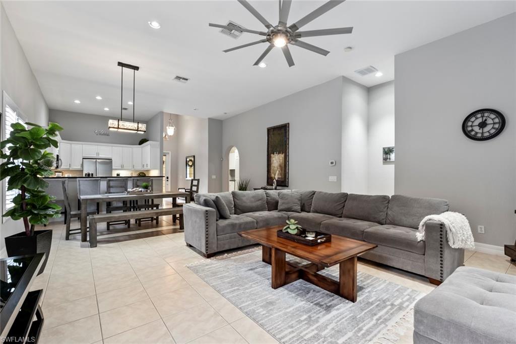 WILSHIRE LAKES - Residential Lease