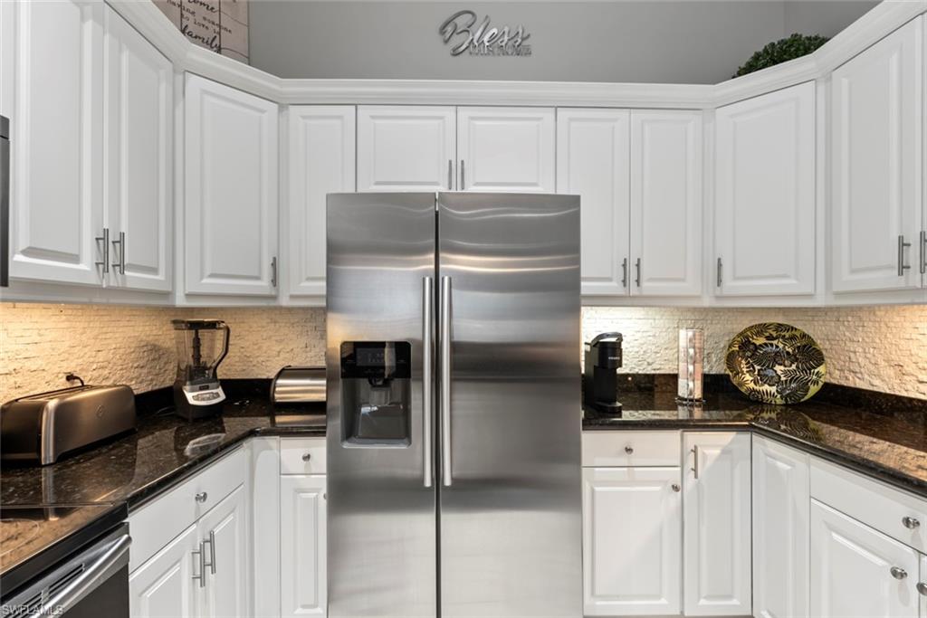 WILSHIRE LAKES - Residential Lease