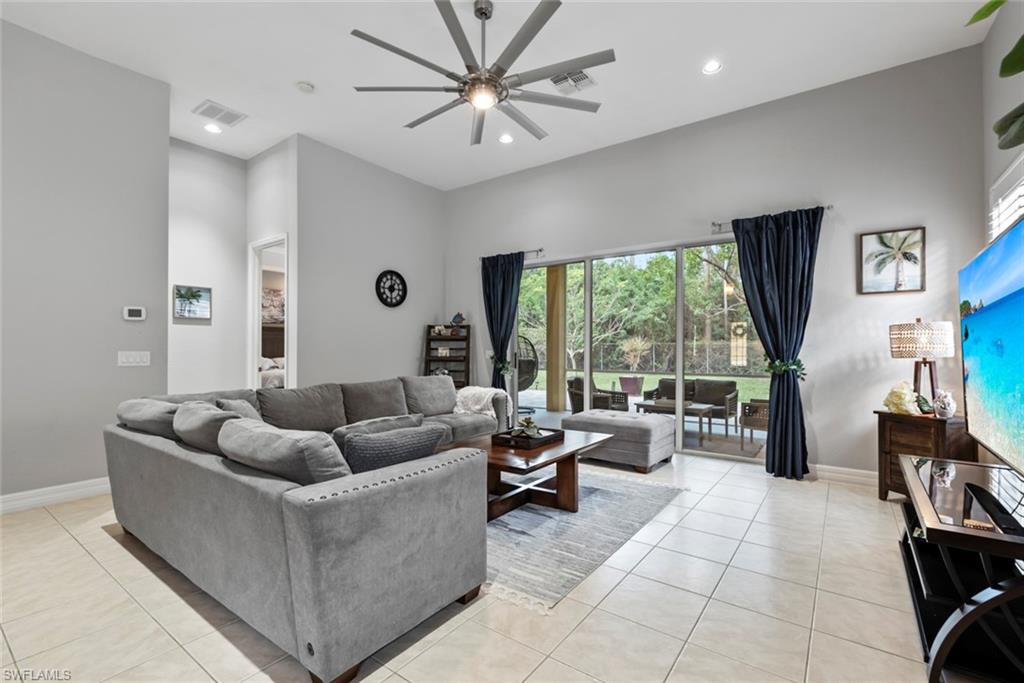 WILSHIRE LAKES - Residential Lease