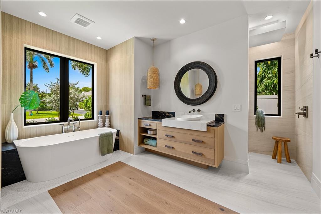 LAKE PARK - Residential