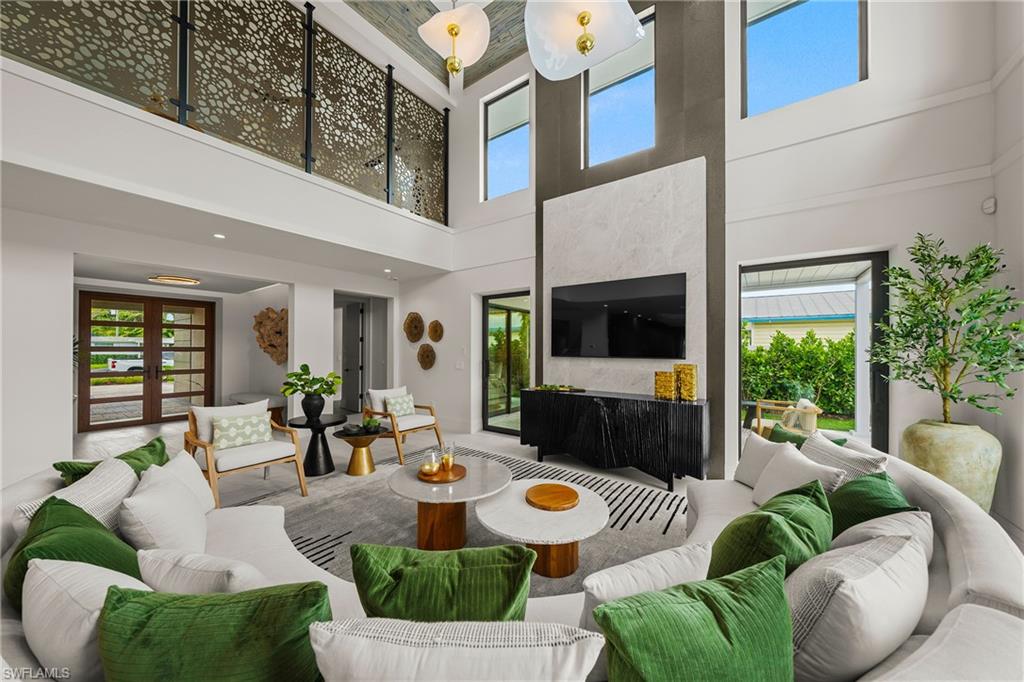 LAKE PARK - Residential