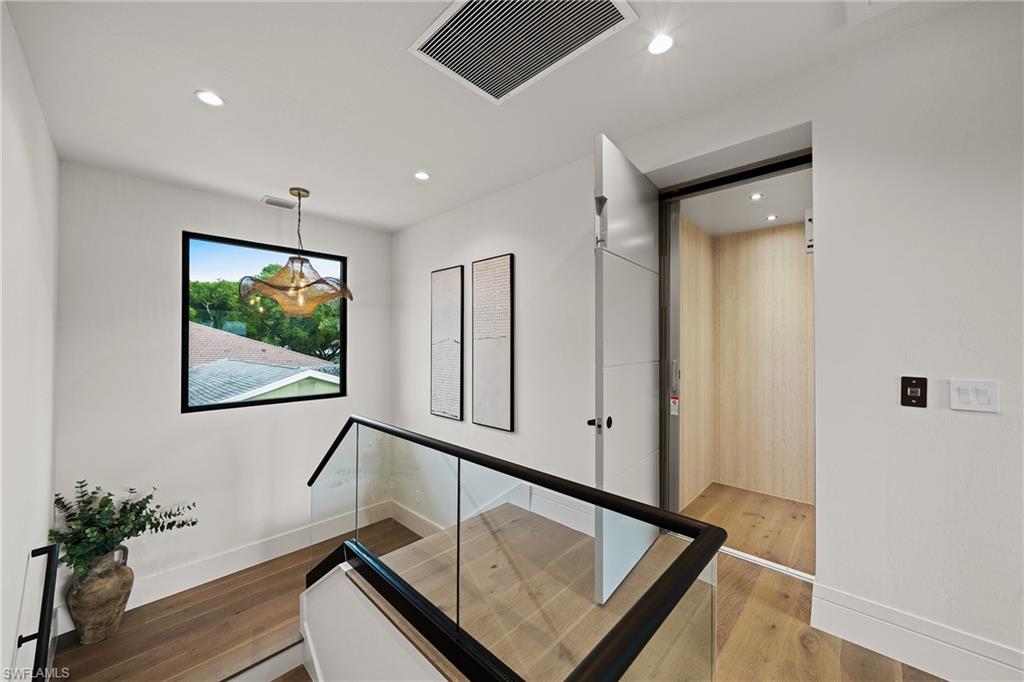 LAKE PARK - Residential