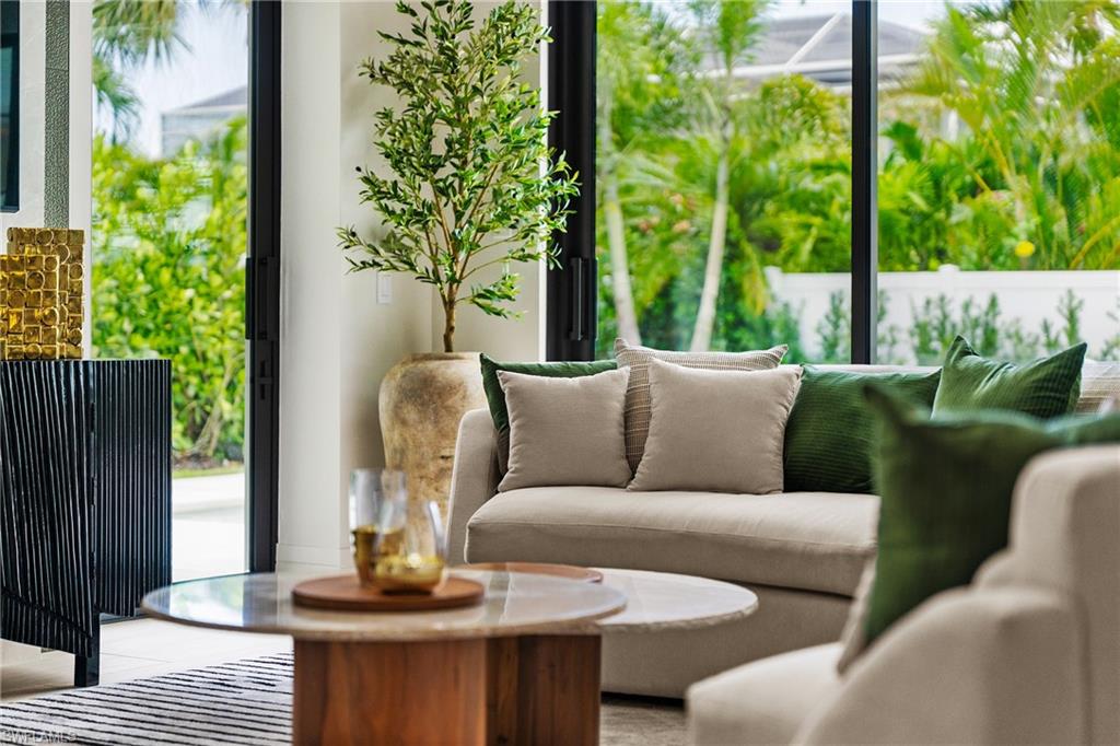 LAKE PARK - Residential