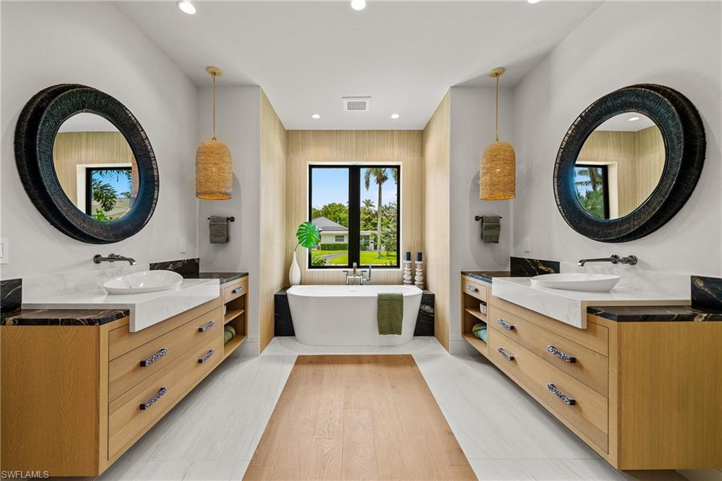 LAKE PARK - Residential