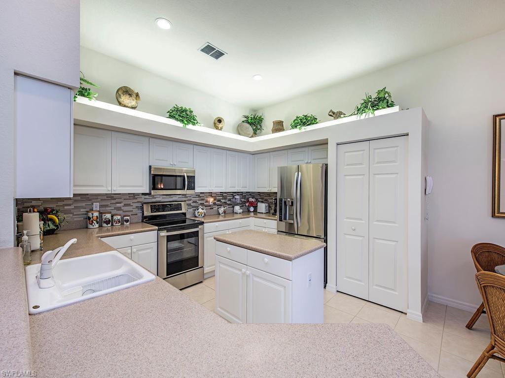 LIGHTHOUSE BAY - Residential