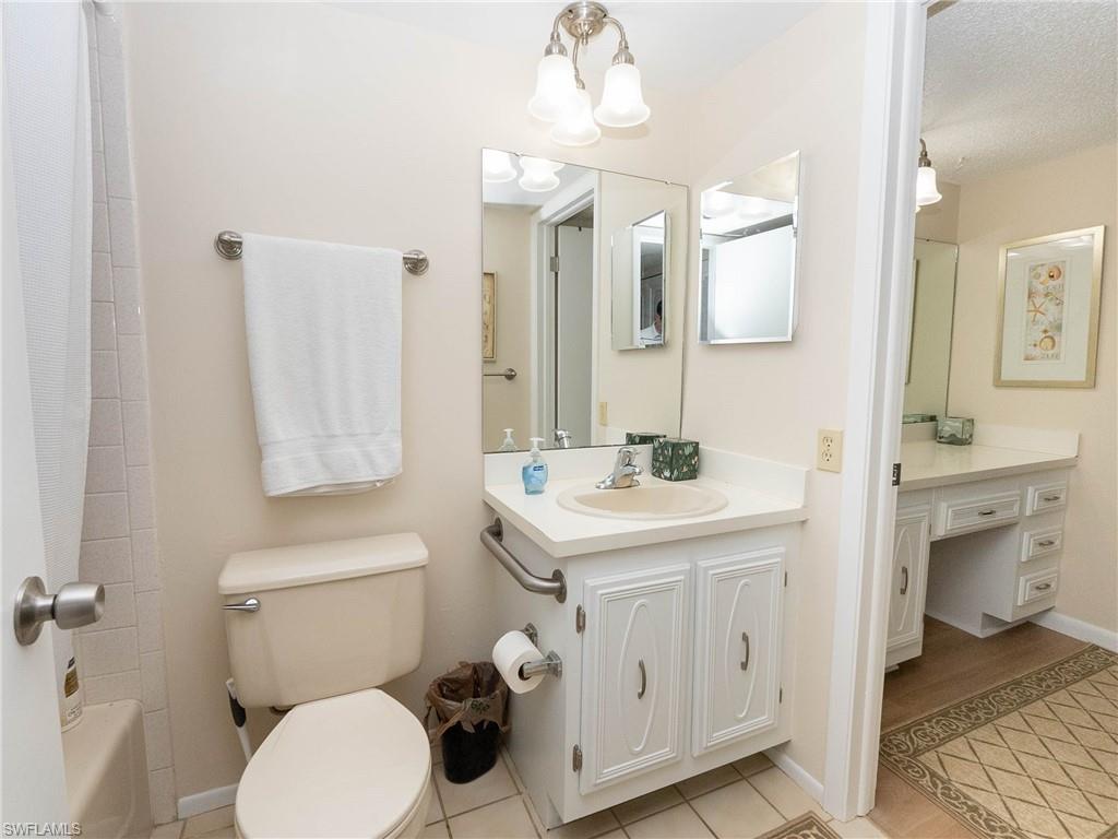 SEVEN LAKES - Residential