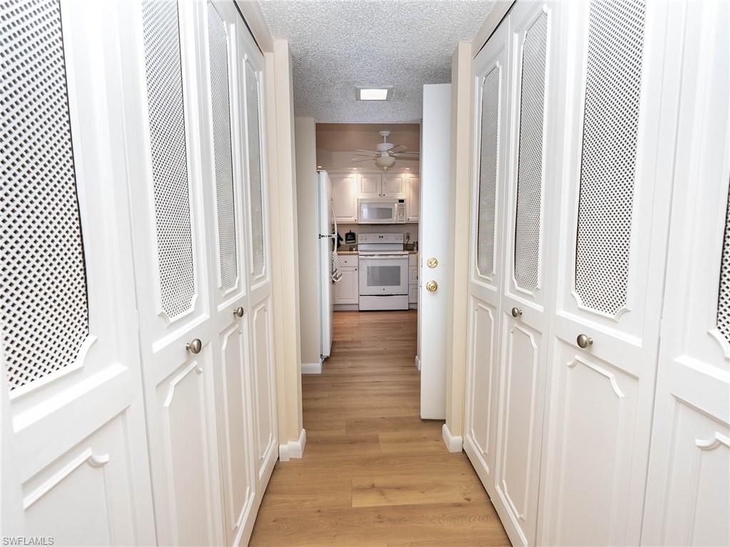 SEVEN LAKES - Residential