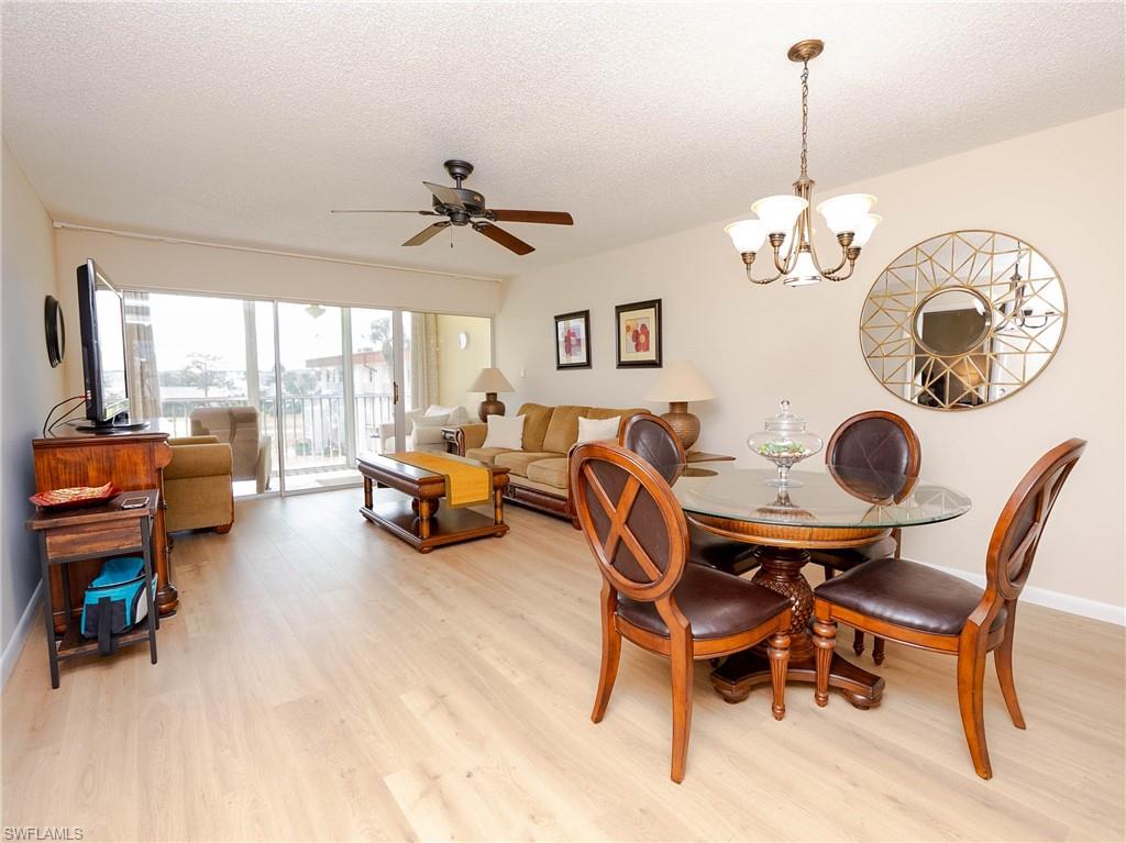 SEVEN LAKES - Residential