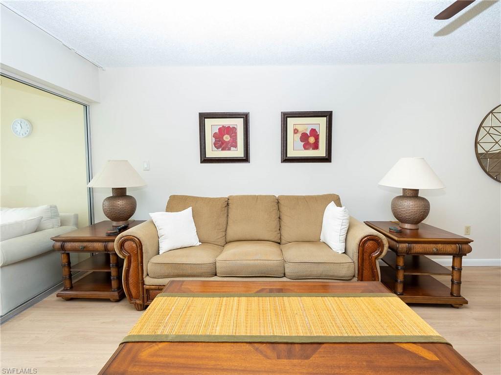 SEVEN LAKES - Residential