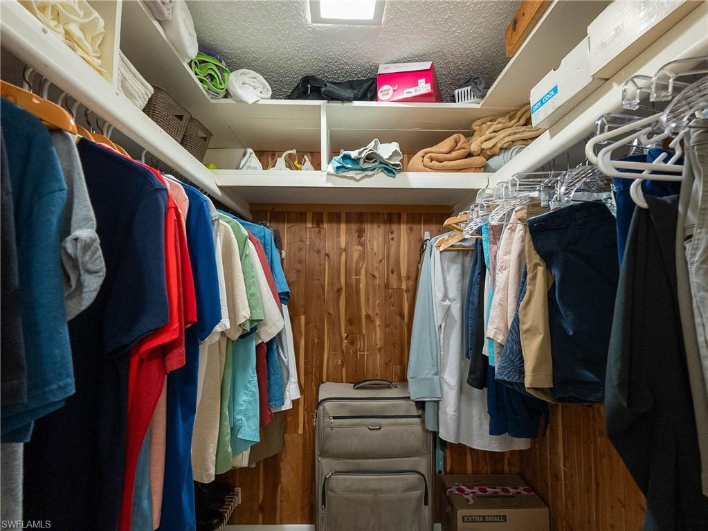 SEVEN LAKES - Residential