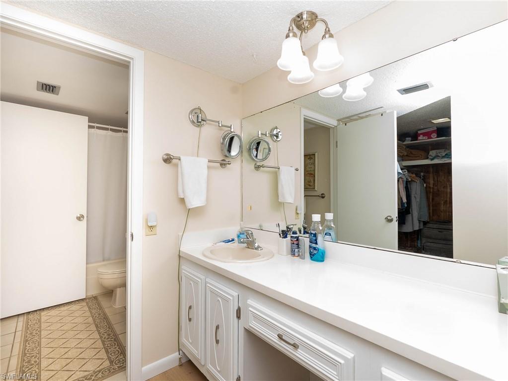 SEVEN LAKES - Residential