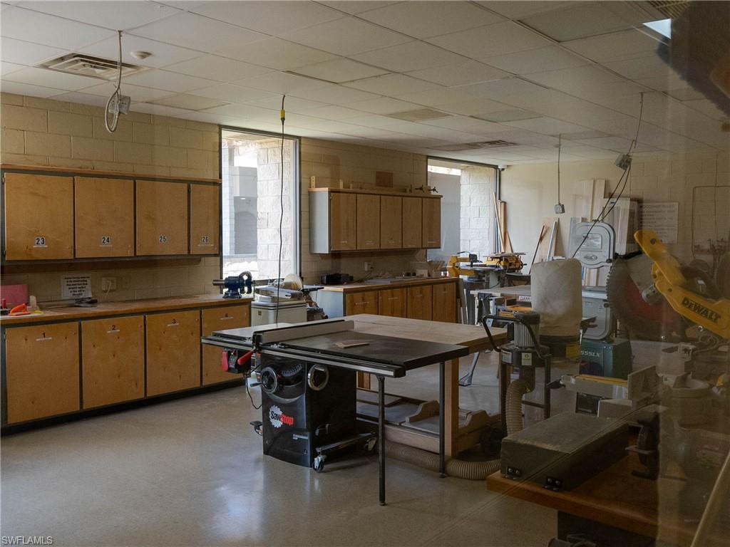 SEVEN LAKES - Residential