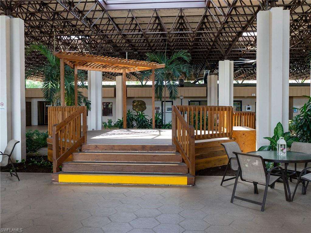 SEVEN LAKES - Residential