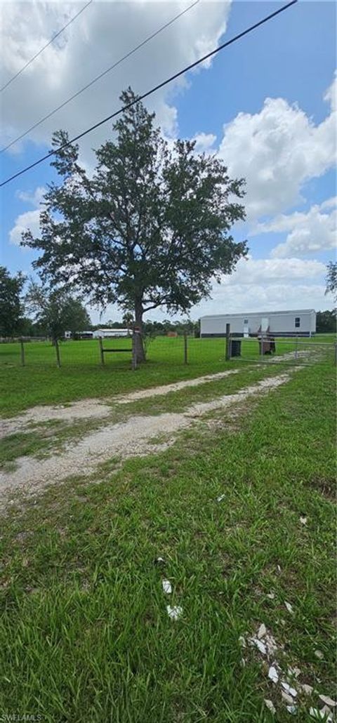 6561 Pangola RD FORT MYERS FL 33905