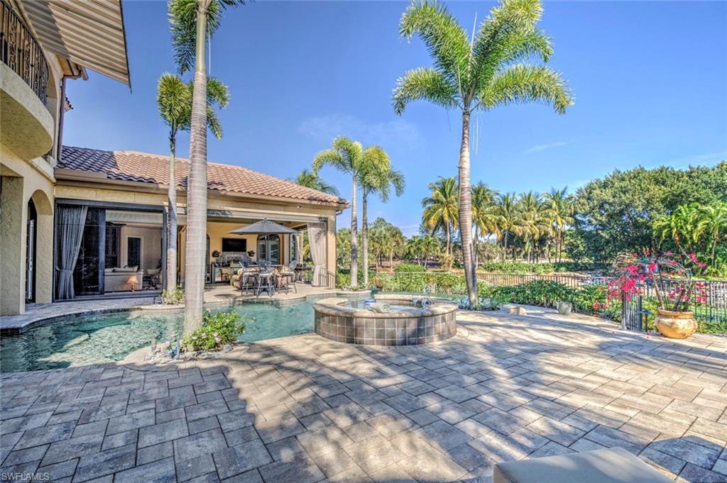 ESCADA AT TIBURON - Residential