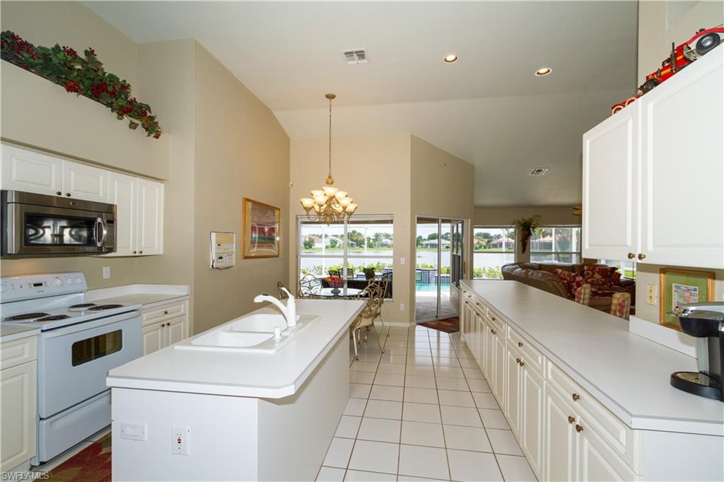 BERKSHIRE LAKES - Residential