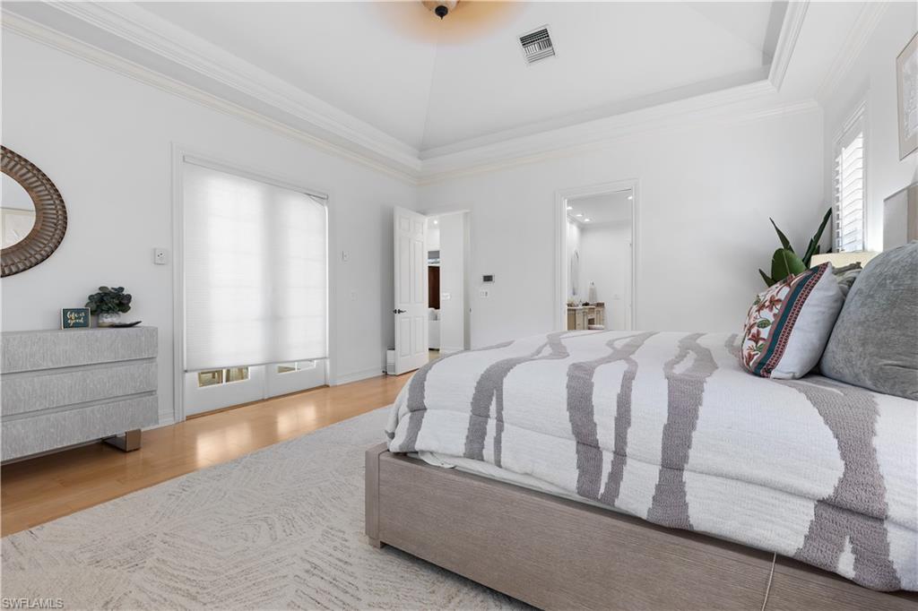 MOORINGS - Residential