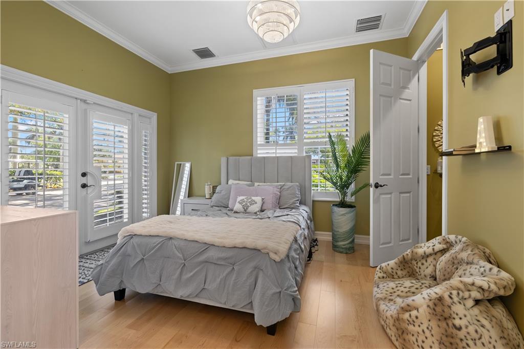 MOORINGS - Residential