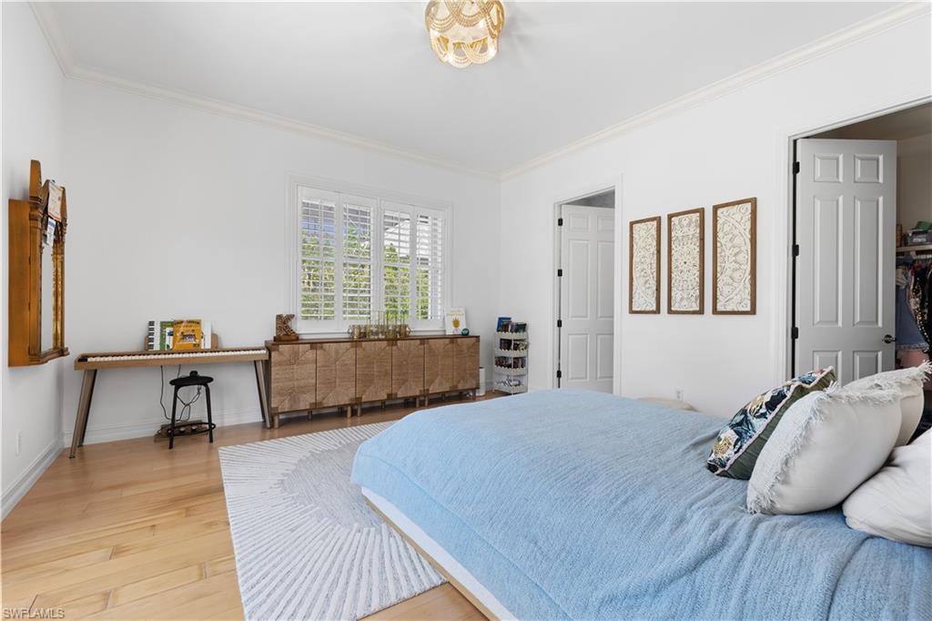 MOORINGS - Residential