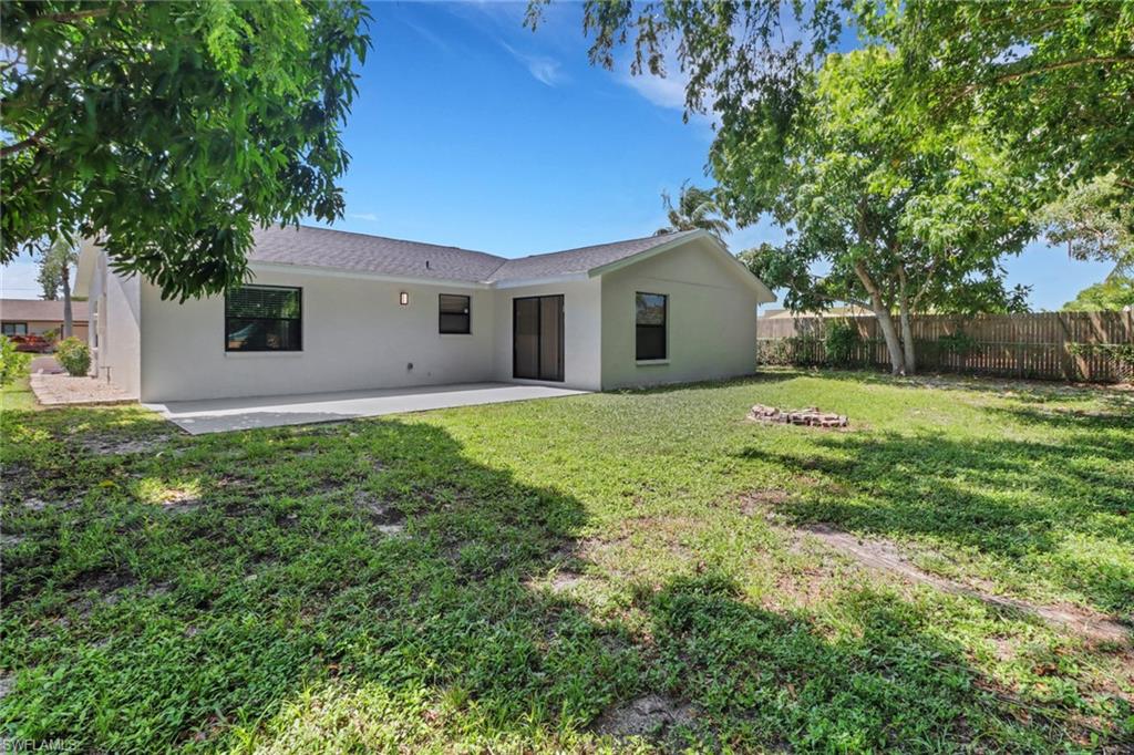 NAPLES TWIN LAKES - Residential