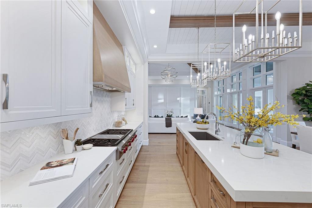 MOORINGS - Residential