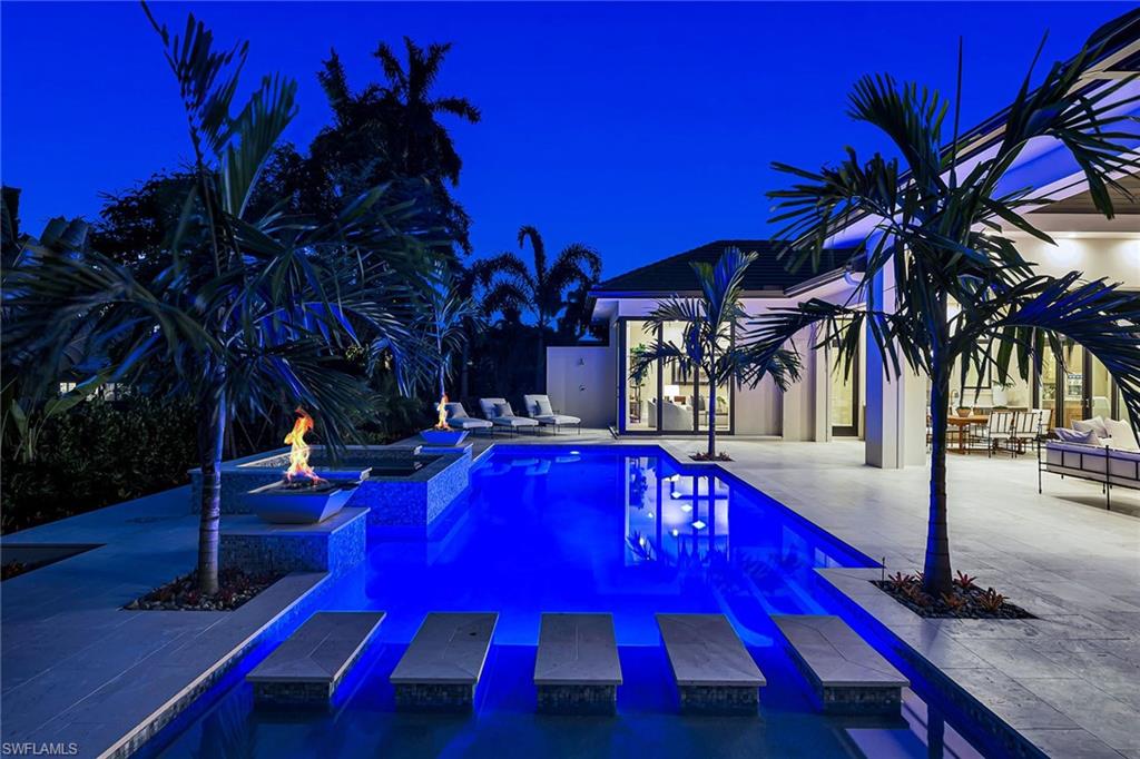 MOORINGS - Residential