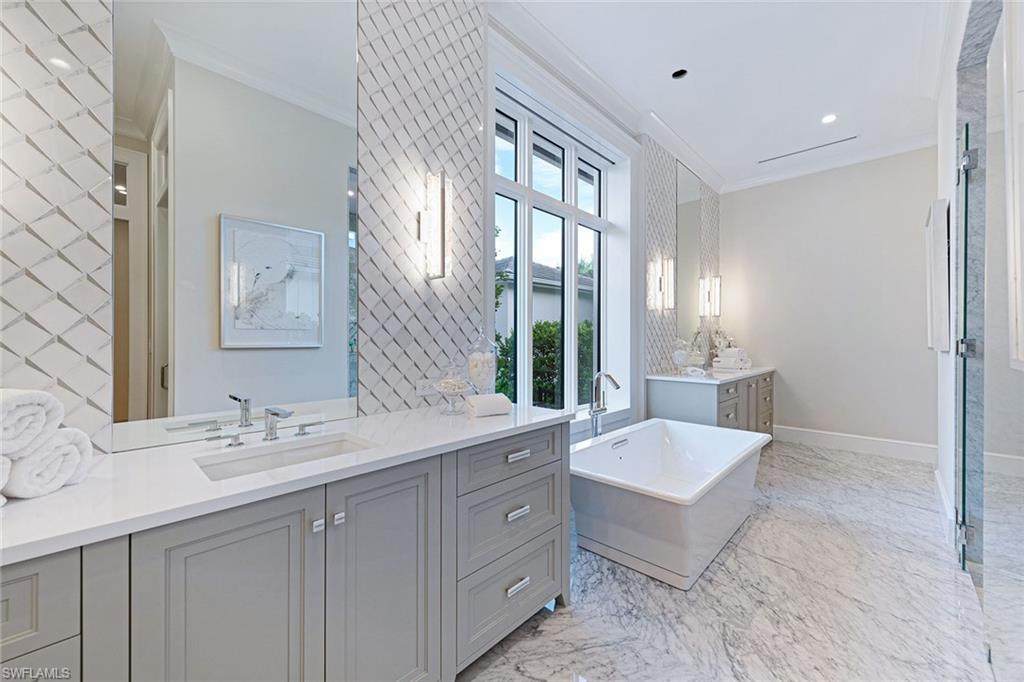 MOORINGS - Residential