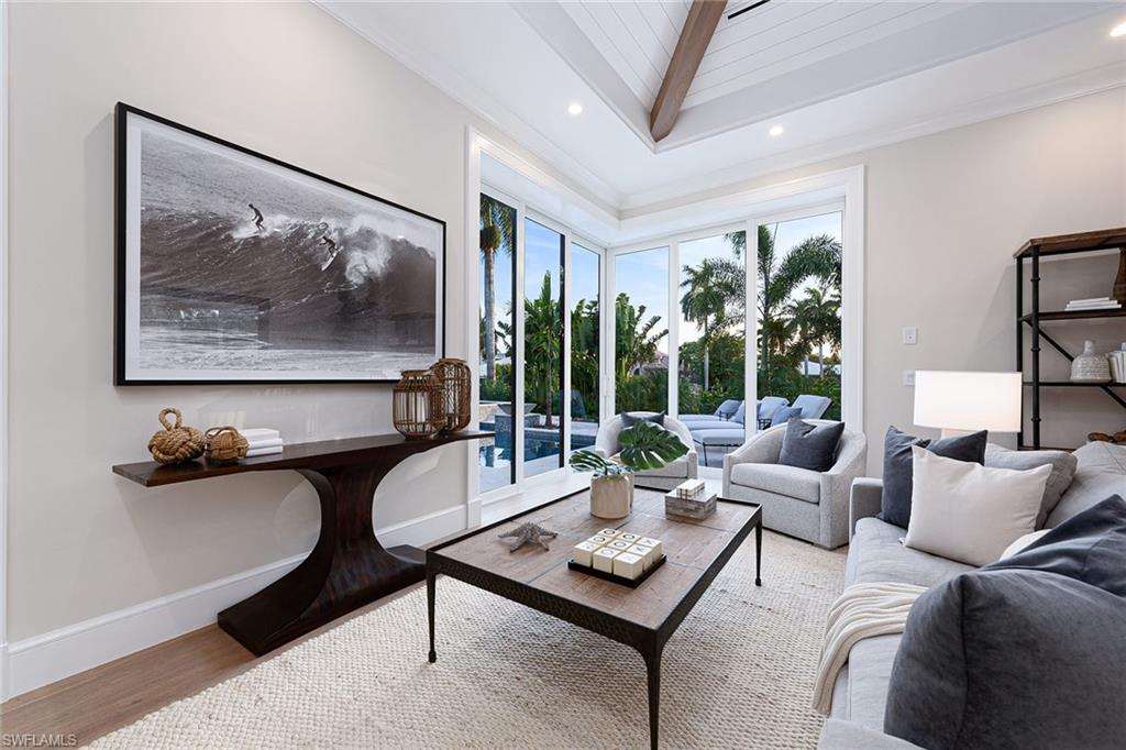 MOORINGS - Residential