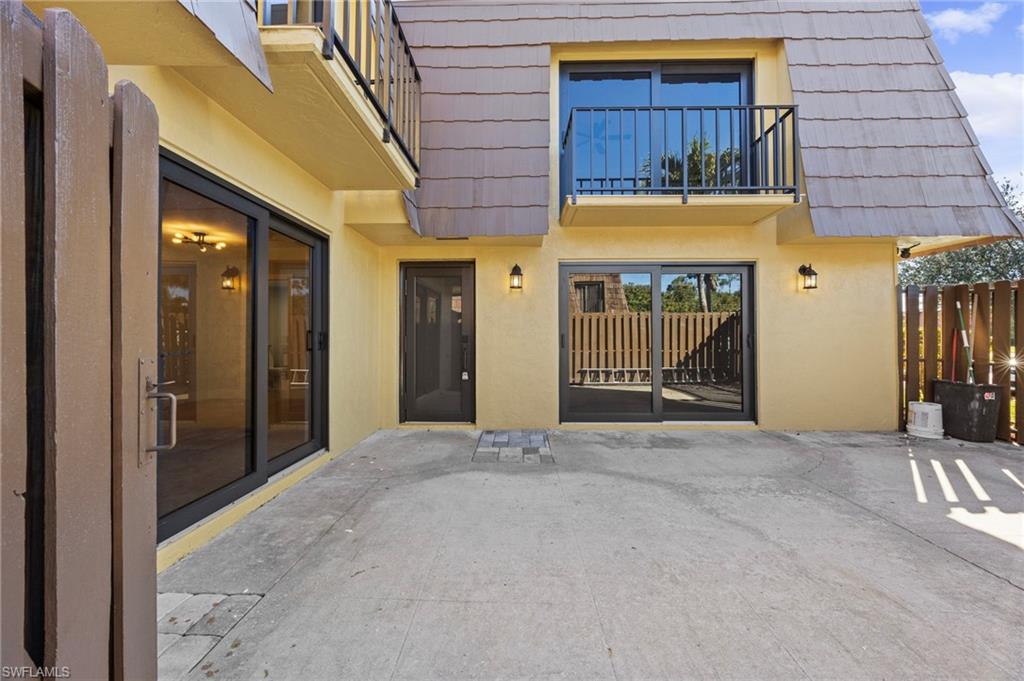 PARKWOODS TOWNHOUSE COMMUNITY - Residential