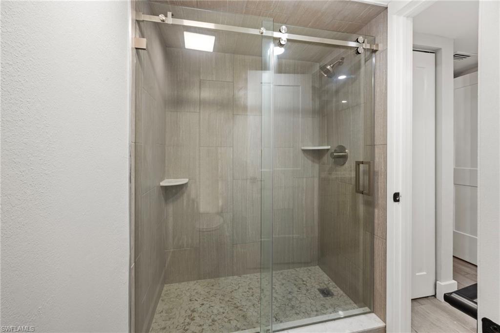 PARKWOODS TOWNHOUSE COMMUNITY - Residential