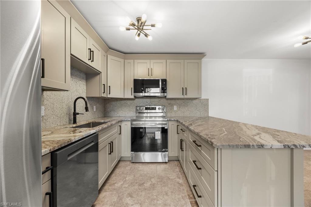 PARKWOODS TOWNHOUSE COMMUNITY - Residential