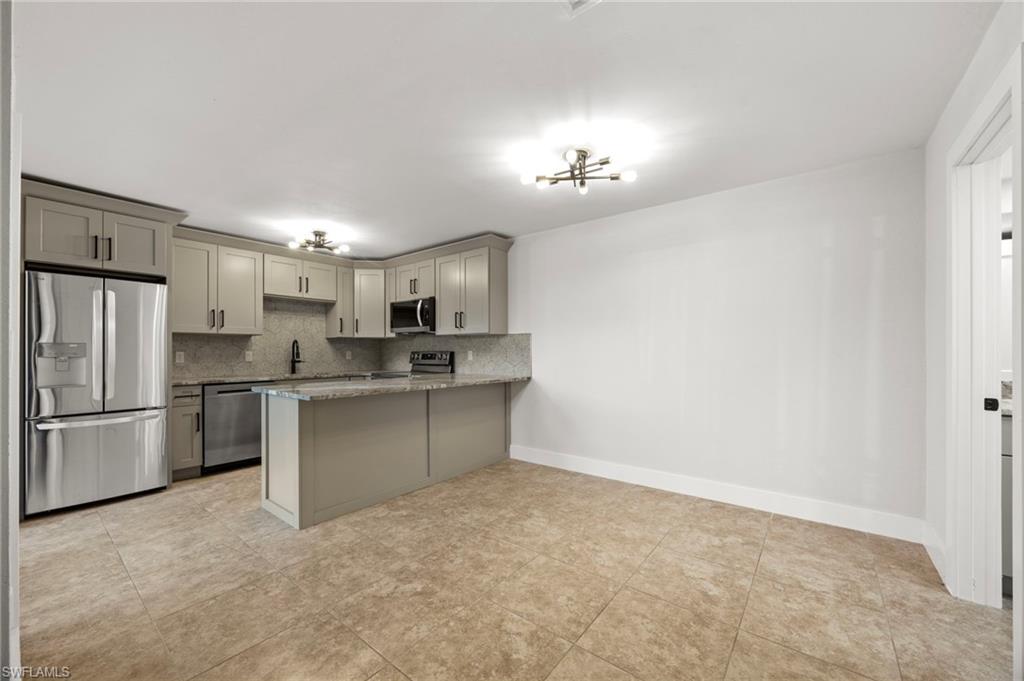 PARKWOODS TOWNHOUSE COMMUNITY - Residential