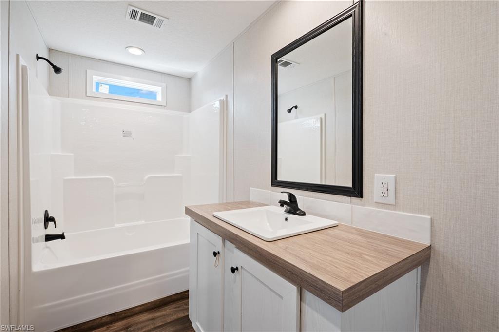 MONTURA - Residential