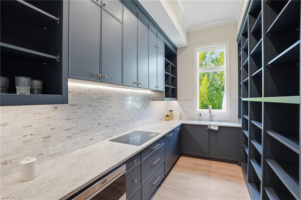 PARK SHORE - Residential