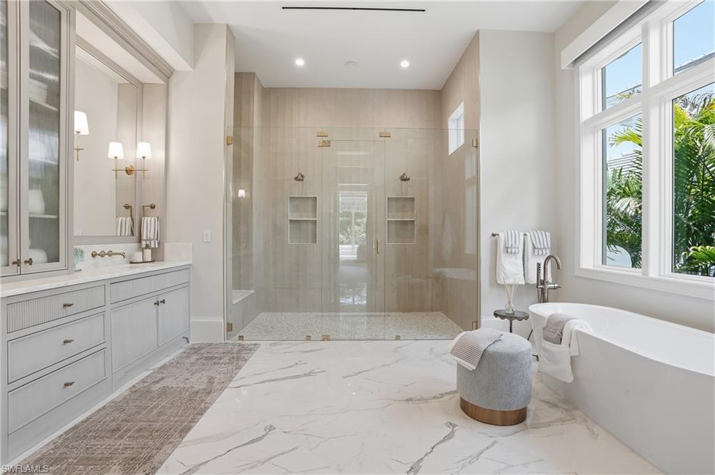 PARK SHORE - Residential